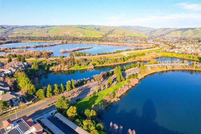 3232 Red Cedar Ter, Fremont, CA 94536