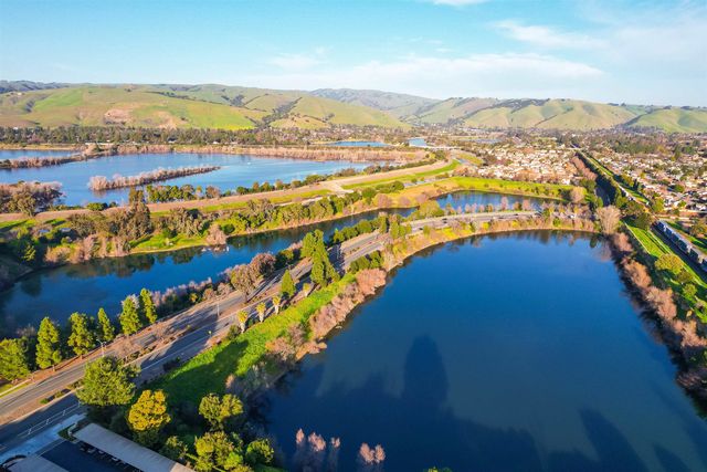 3232 Red Cedar Ter, Fremont, CA 94536