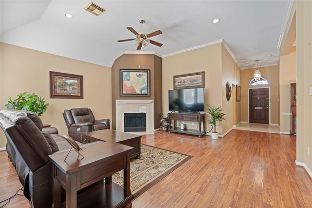 9959 Kemp Forest Drive, Houston, TX 77080