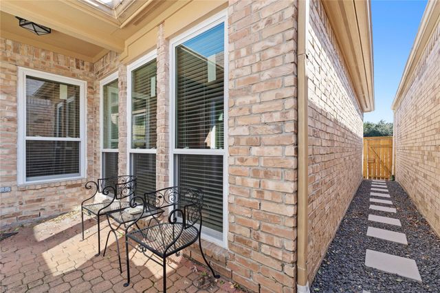 9959 Kemp Forest Drive, Houston, TX 77080