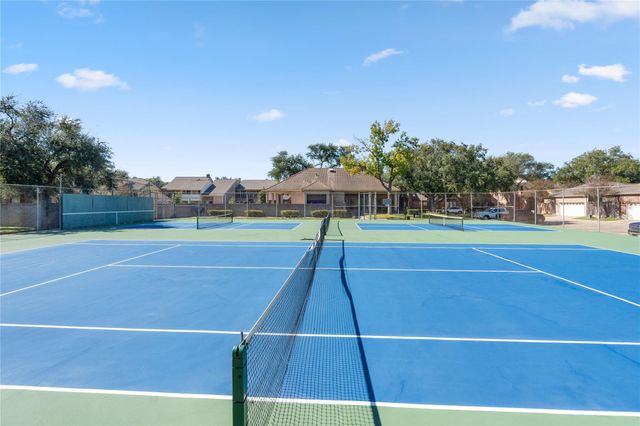 9959 Kemp Forest Drive, Houston, TX 77080