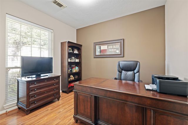 9959 Kemp Forest Drive, Houston, TX 77080