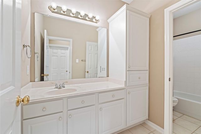 9959 Kemp Forest Drive, Houston, TX 77080