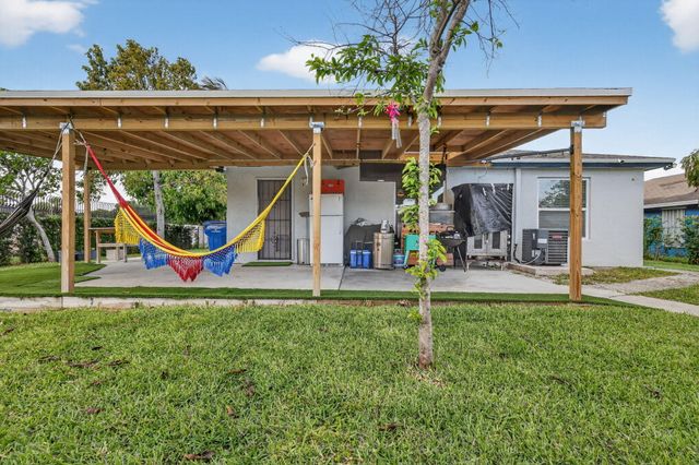 1691 W 26th Court, Riviera Beach, FL 33404