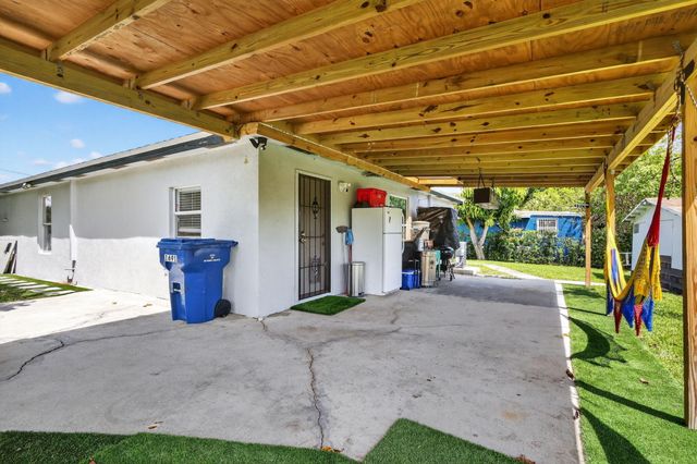 1691 W 26th Court, Riviera Beach, FL 33404