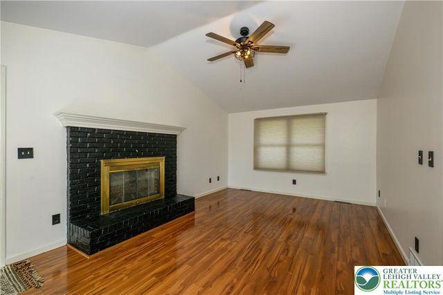 606 Buckingham Drive, Northampton Boro, PA 18067