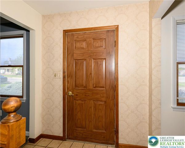 606 Buckingham Drive, Northampton Boro, PA 18067