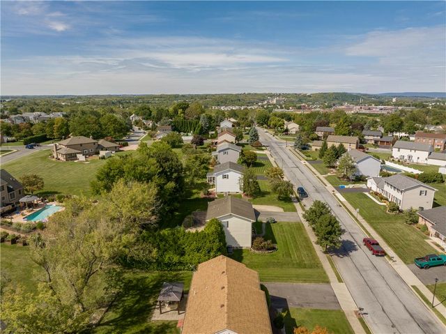 606 Buckingham Drive, Northampton Boro, PA 18067