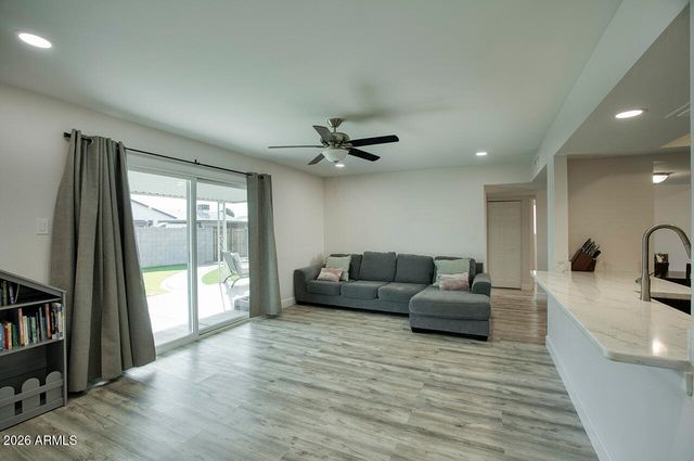 14811 N 55th Avenue, Glendale, AZ 85306