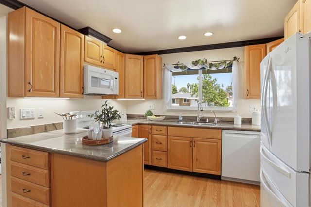 2194 Nobili Avenue, Santa Clara, CA 95051