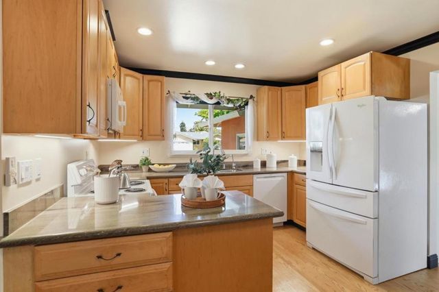 2194 Nobili Avenue, Santa Clara, CA 95051