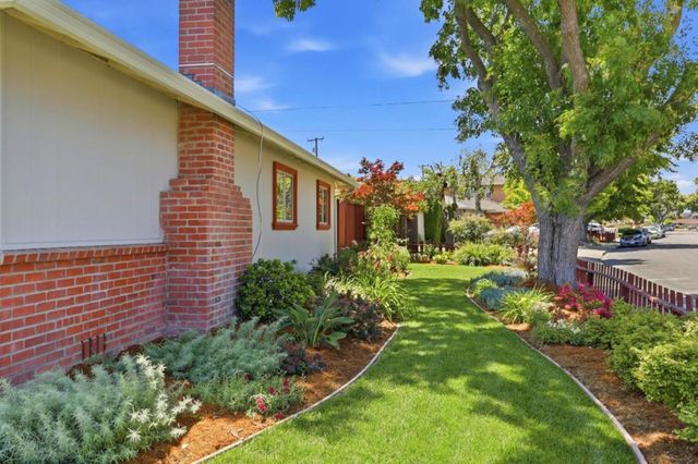 2194 Nobili Avenue, Santa Clara, CA 95051