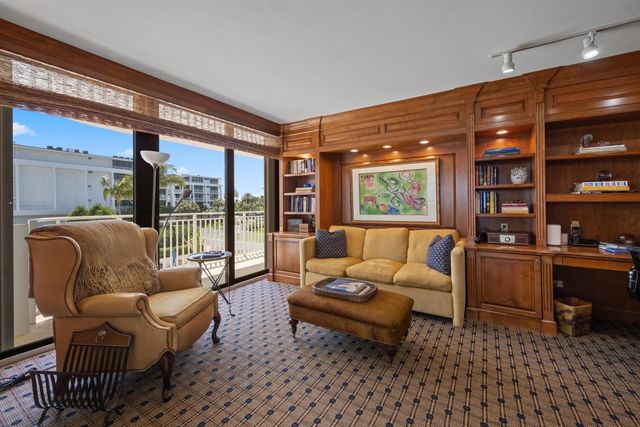2580 S Ocean Boulevard 2b2, Palm Beach, FL 33480