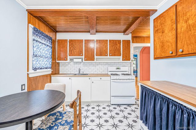 78 E 17th Street, Huntington Station, NY 11746