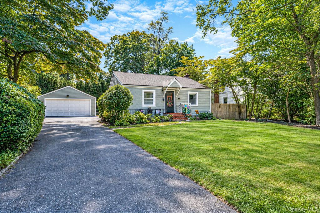 78 E 17th Street, Huntington Station, NY 11746 — exterior