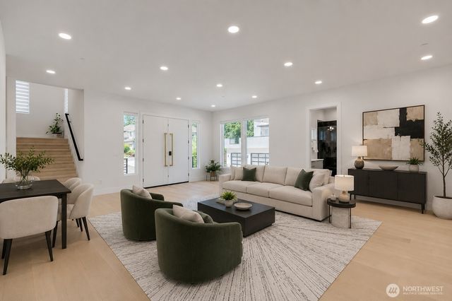 24225 SE 26th Place, Sammamish, WA 98075