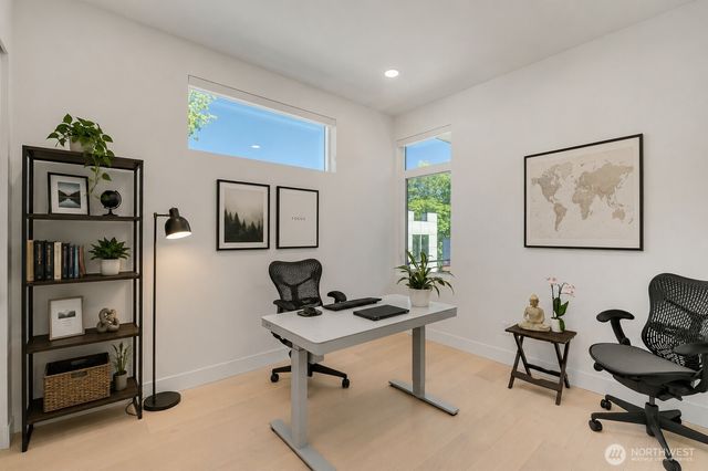 24225 SE 26th Place, Sammamish, WA 98075