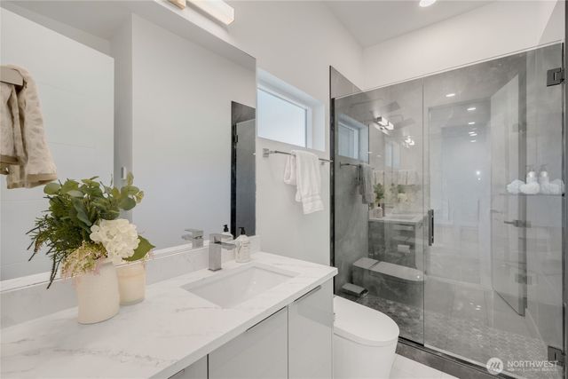 24225 SE 26th Place, Sammamish, WA 98075