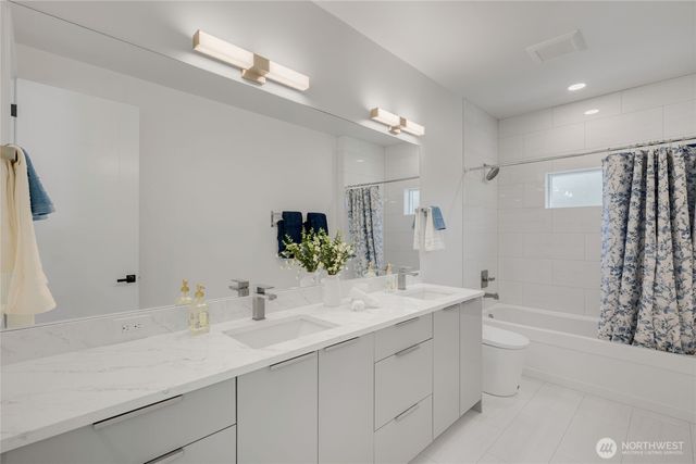 24225 SE 26th Place, Sammamish, WA 98075