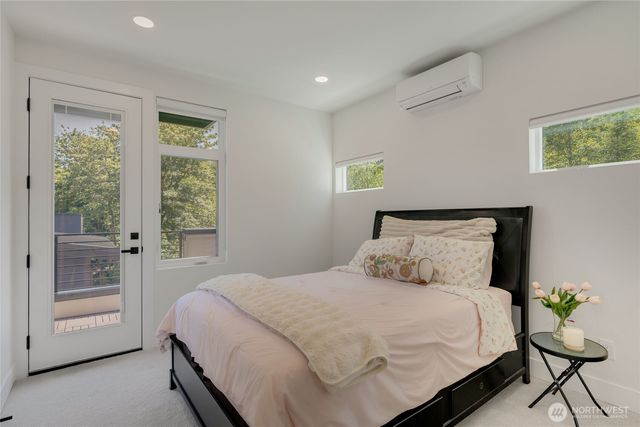 24225 SE 26th Place, Sammamish, WA 98075