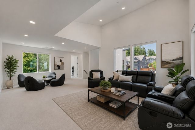 24225 SE 26th Place, Sammamish, WA 98075