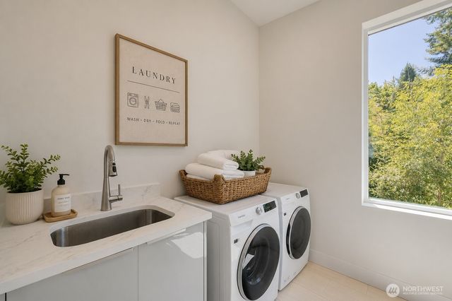 24225 SE 26th Place, Sammamish, WA 98075