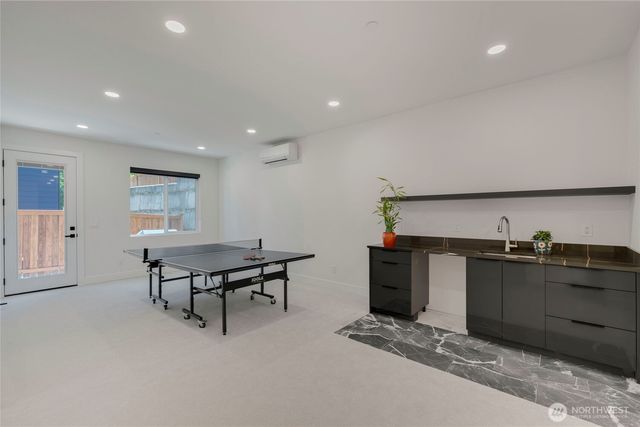 24225 SE 26th Place, Sammamish, WA 98075