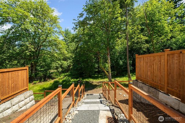 24225 SE 26th Place, Sammamish, WA 98075