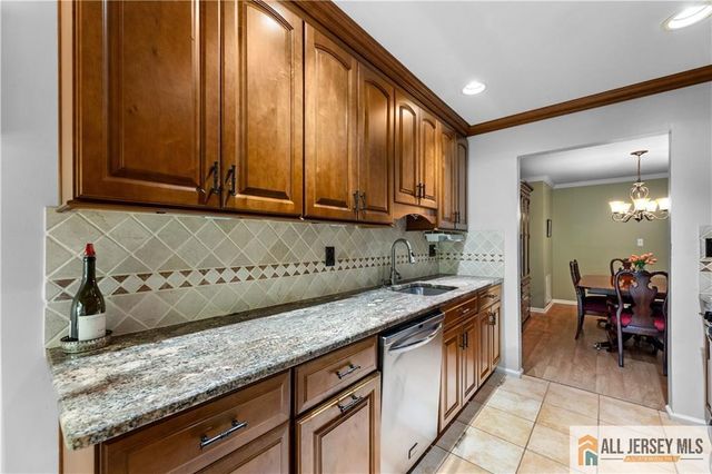 28 Garfield Way, Montgomery, NJ 08540