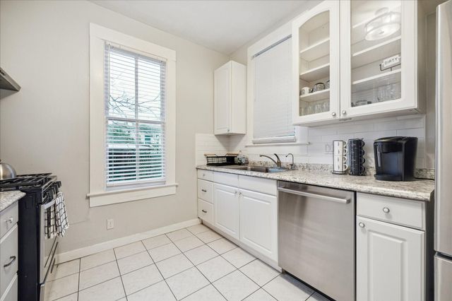 1607 Avenue L, Galveston, TX 77550