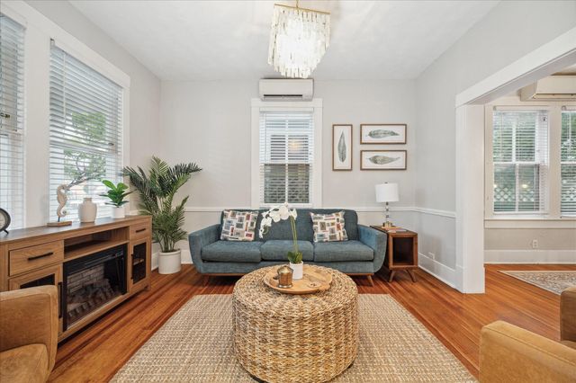 1607 Avenue L, Galveston, TX 77550