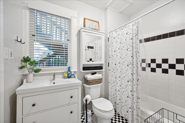 1607 Avenue L, Galveston, TX 77550