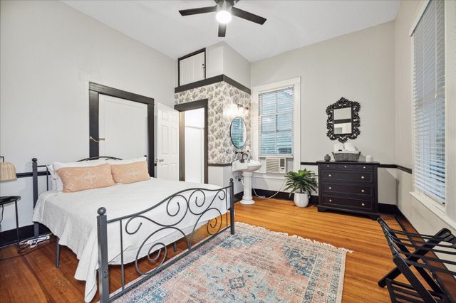 1607 Avenue L, Galveston, TX 77550