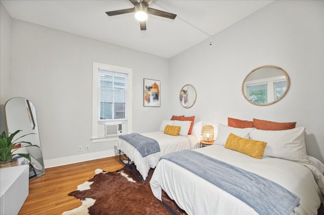 1607 Avenue L, Galveston, TX 77550