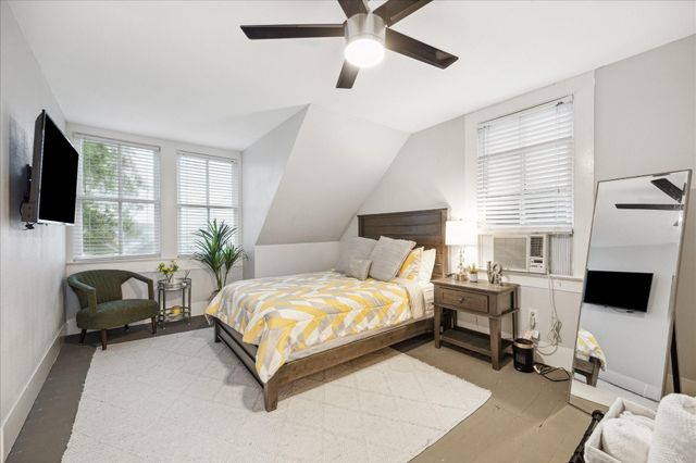 1607 Avenue L, Galveston, TX 77550