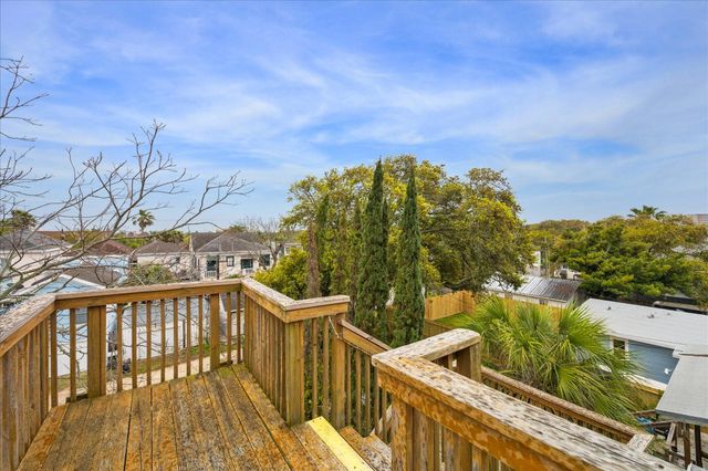 1607 Avenue L, Galveston, TX 77550