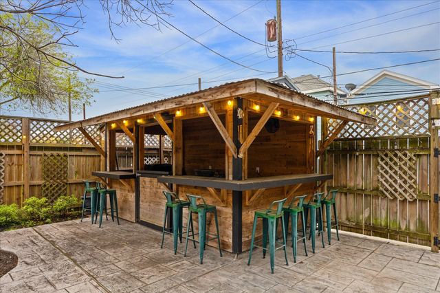 1607 Avenue L, Galveston, TX 77550