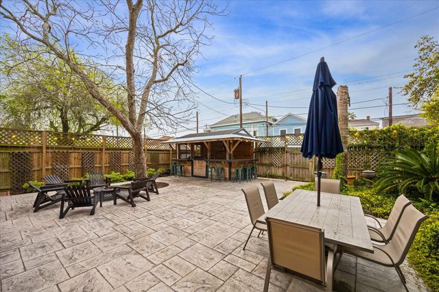 1607 Avenue L, Galveston, TX 77550