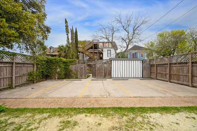 1607 Avenue L, Galveston, TX 77550