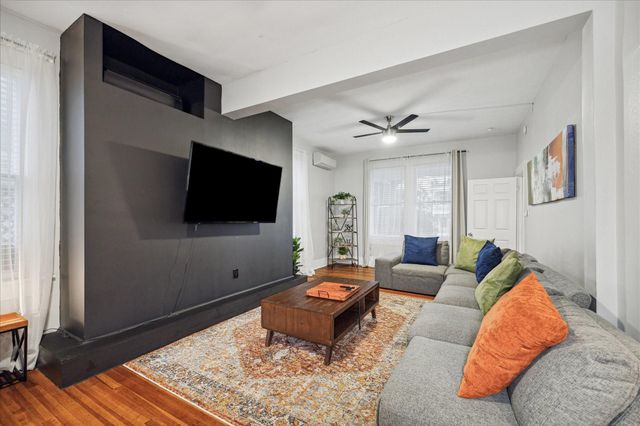 1607 Avenue L, Galveston, TX 77550