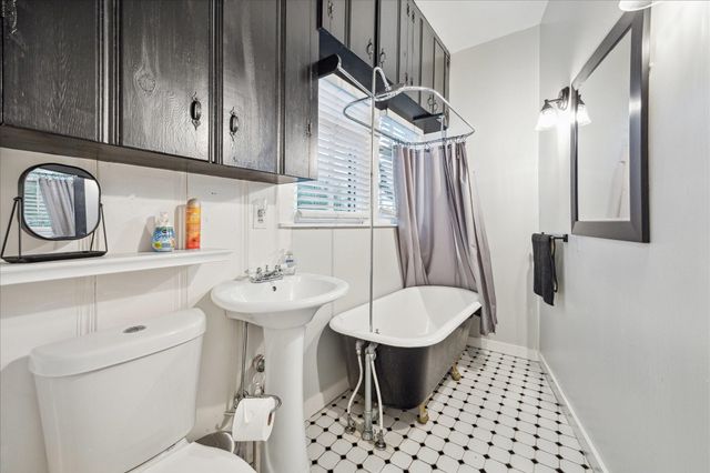 1607 Avenue L, Galveston, TX 77550