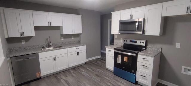 4 Sampson PL, Portsmouth, VA 23702