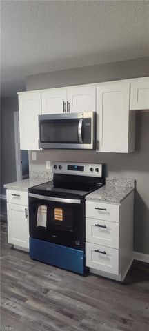 4 Sampson PL, Portsmouth, VA 23702