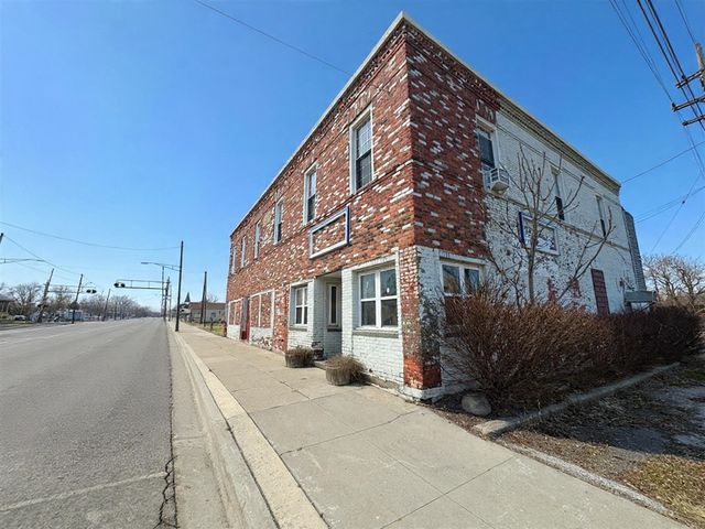 910 Monroe Street, Carleton, MI 48117
