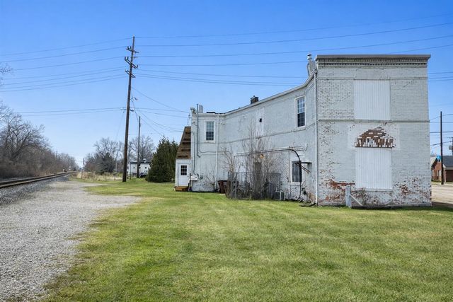 910 Monroe Street, Carleton, MI 48117