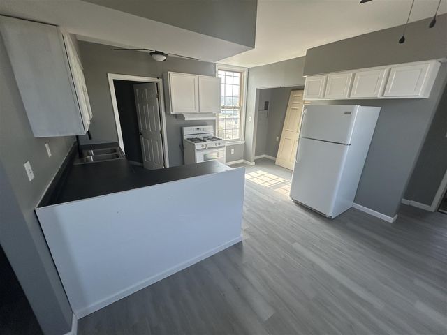 910 Monroe Street, Carleton, MI 48117