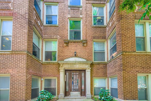 3721 W Byron Street 1, Chicago, IL 60618