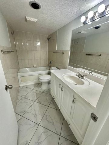 4158 Inverrary Drive 202, Lauderhill, FL 33319