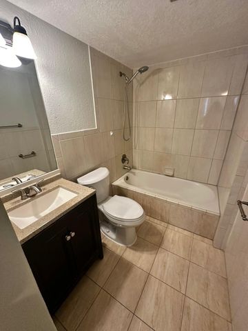 4158 Inverrary Drive 202, Lauderhill, FL 33319