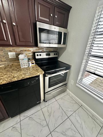 4158 Inverrary Drive 202, Lauderhill, FL 33319